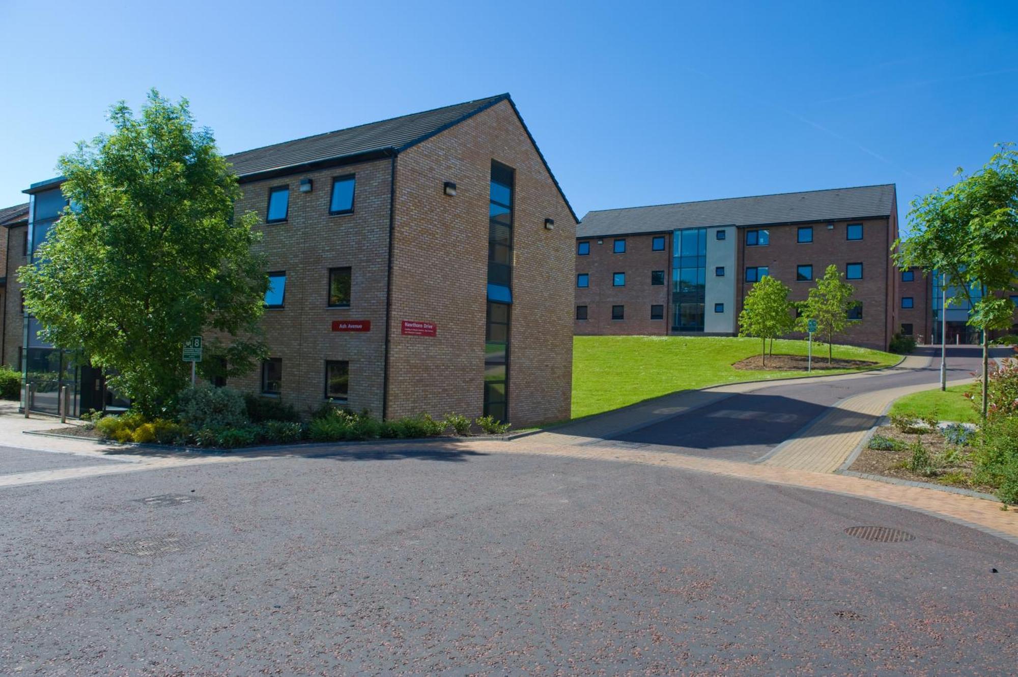 Queens'S University Elms Bt9 Belfast Exterior photo